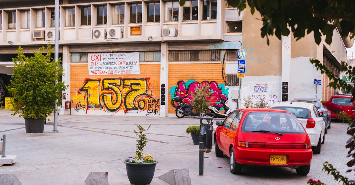 Descubra Chipre, una isla mediterránea con un rico patrimonio histórico, playas impresionantes y una cultura fascinante. explora sus vibrantes ciudades, saborea su deliciosa gastronomía y sumérgete en sus impresionantes paisajes naturales.