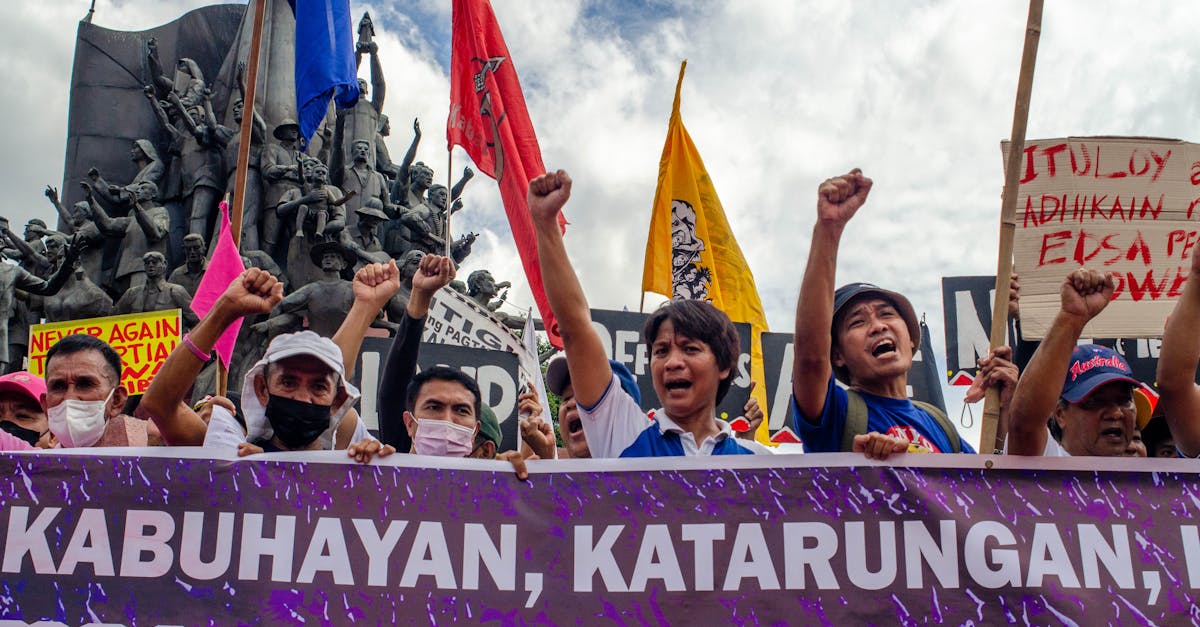 Réalmont stellt einen Solidaritätscontainer zur Unterstützung Madagaskars auf