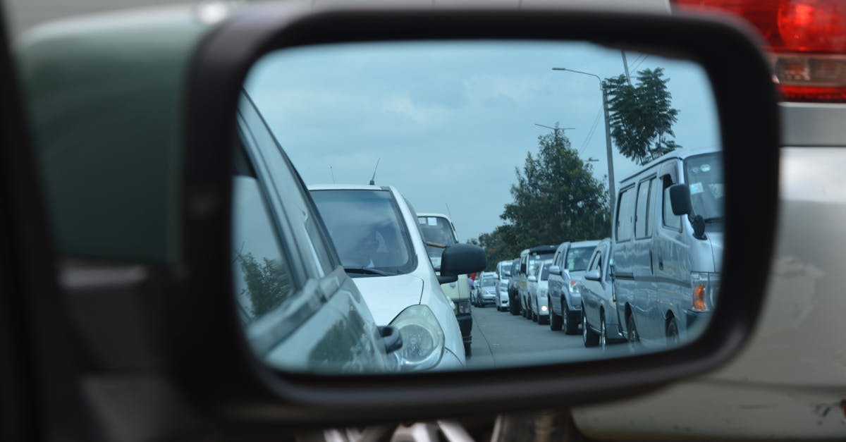 Eine weitere Initiative, die im Plan für nachhaltige städtische Mobilität beschrieben wird, zielt darauf ab, das Problem langfristig zu lösen. Diese Strukturreform erfordert jedoch die starke Einbindung aller lokalen Akteure; andernfalls könnte die Verkehrsflusssteuerung während der Weihnachtszeit weiterhin Probleme bereiten und die ohnehin schon kritische Situation verschärfen.