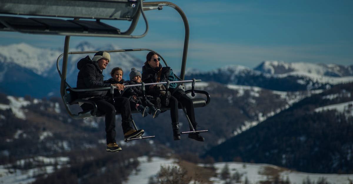 Entdecken Sie Skigebiete, die ideal für Familien sind