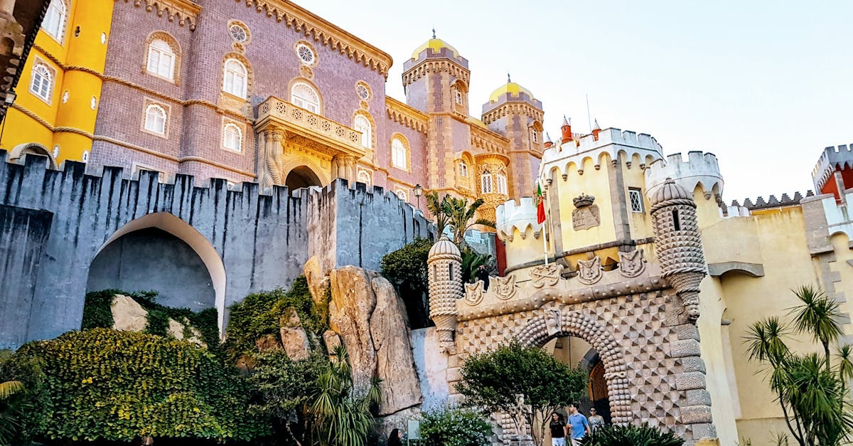 Descubra Lisboa, la capital de Portugal, donde la historia se fusiona con la modernidad. Explore sus coloridos barrios, saboree la gastronomía local y disfrute de las impresionantes vistas desde sus emblemáticas colinas.