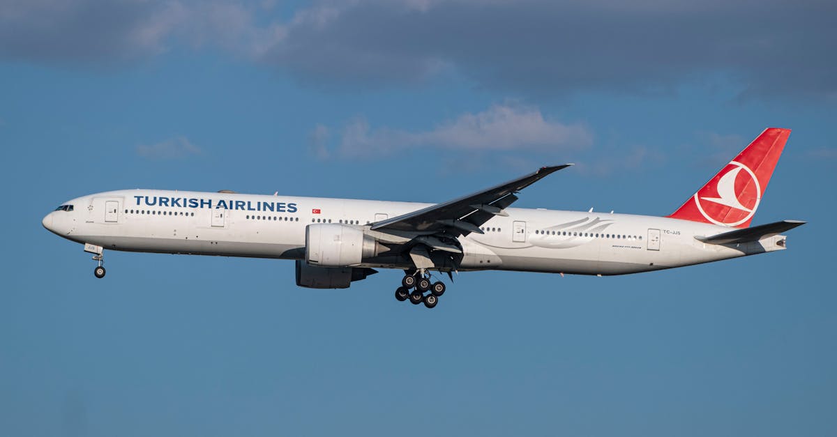 découvrez tout sur le boeing 777 : caractéristiques techniques, performances, innovations et rôle dans l’aviation commerciale. idéal pour passionnés et professionnels du secteur aéronautique.