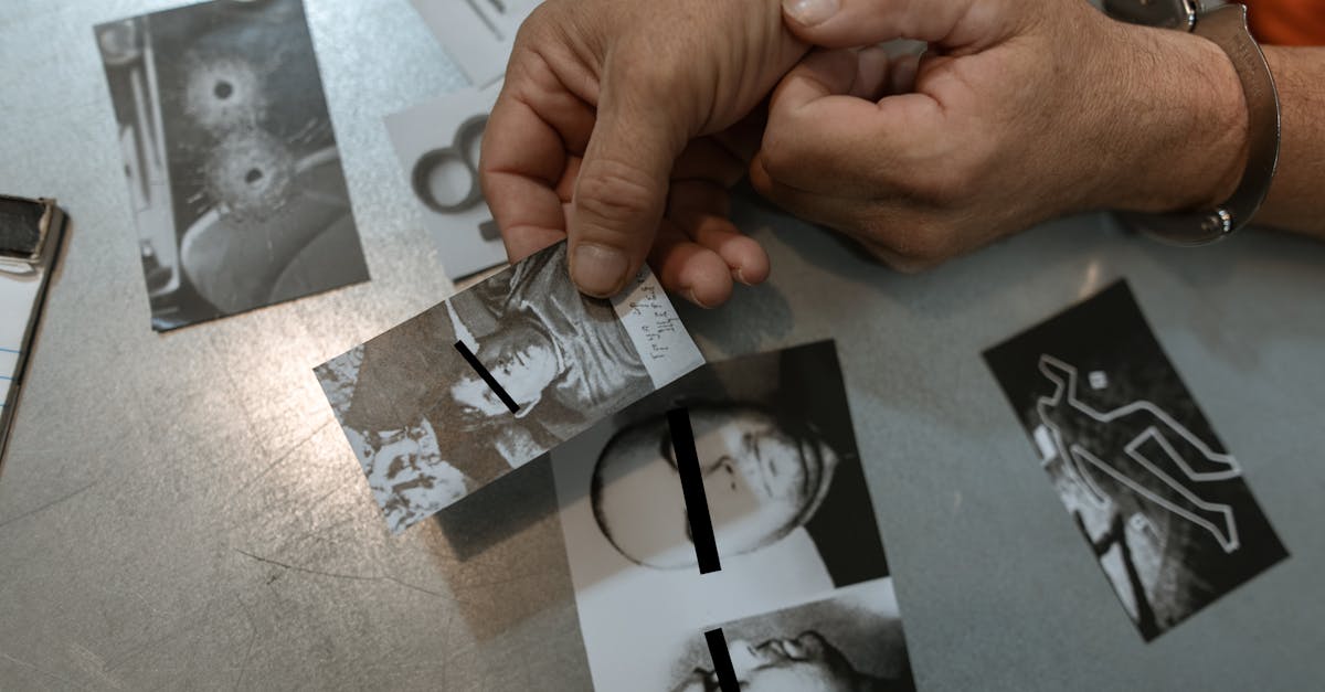 Il contesto socio-politico è inoltre caratterizzato da un indebolimento della fiducia nelle istituzioni, amplificato da casi di arresti ritenuti arbitrari o eccessivi, come quello di Analakely. Questo particolare clima, in cui la sfiducia si trasforma in frustrazione attiva, ha visto le proteste estendersi a vari settori della società, tra cui giovani, imprenditori e persino membri del mondo dell'insegnamento. La polarizzazione si sta intensificando e i media locali amplificano quotidianamente queste divisioni, alimentando un processo in cui la tensione sta diventando la norma per molti osservatori e cittadini.