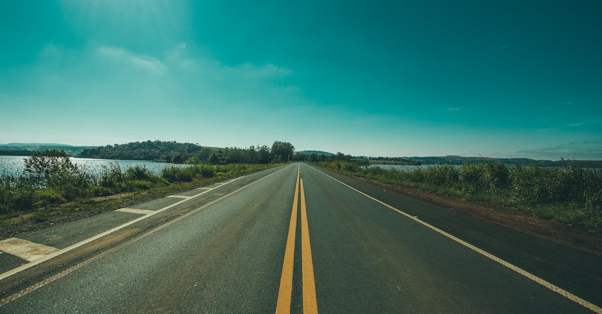découvrez tout sur les autoroutes : infrastructure, sécurité routière, conseils de conduite et actualités pour un voyage serein sur les routes rapides.