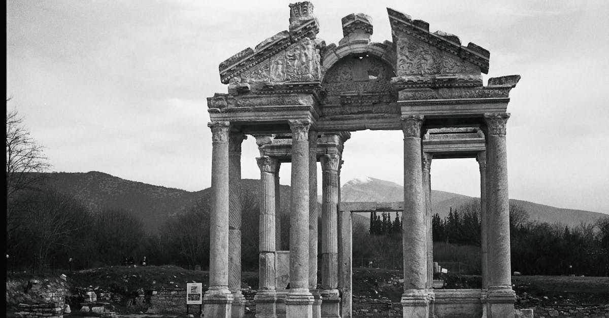 découvrez l'archéologie, la science qui étudie les civilisations anciennes à travers leurs vestiges. explorez les fouilles, les artefacts et l'histoire humaine pour mieux comprendre notre passé.
