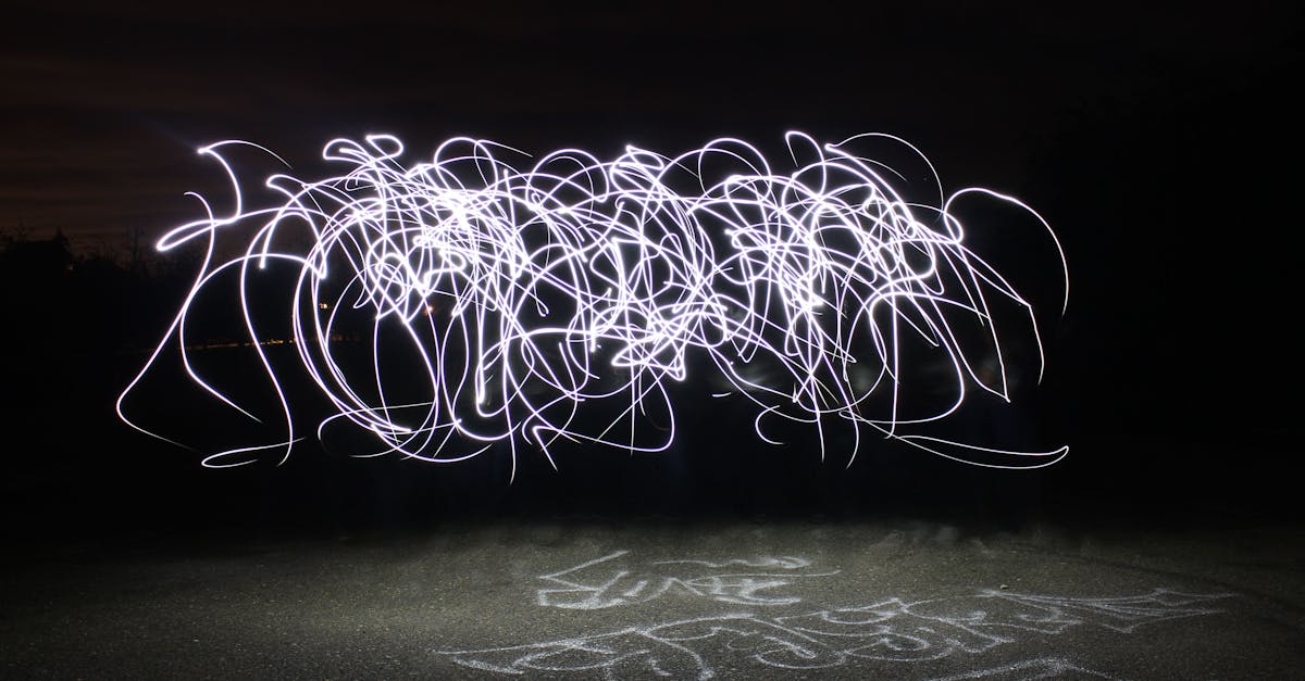 Уже появились конкретные инициативы, включая создание зон предварительного размещения для сбора предметов первой необходимости и повышение осведомленности населения о необходимости подготовки домов к непредсказуемой погоде. Эти действия, в сочетании с увеличением инвестиций в метеорологические исследования и мониторинг, могут существенно улучшить управление кризисами на Мадагаскаре, особенно в засушливых регионах, которые обычно не подвержены стихийным бедствиям. Географические особенности региона требуют многоотраслевого подхода для подготовки к любым новым неожиданностям, особенно во время сезона циклонов, который, по всей видимости, будет усиливаться.